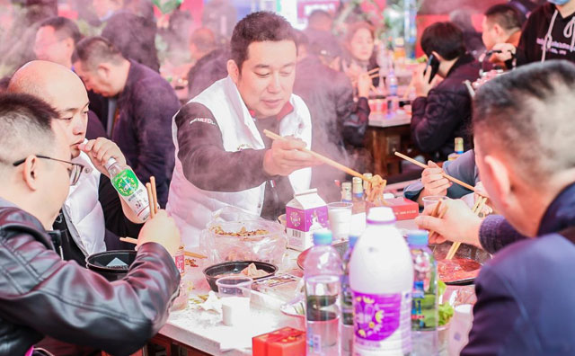 重慶火鍋朝天門火鍋加盟費用高不高？