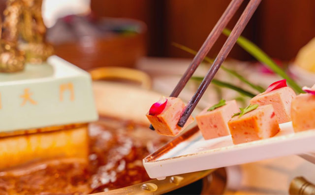 吃火鍋旺季來(lái)啦，顧客太多怎么辦？