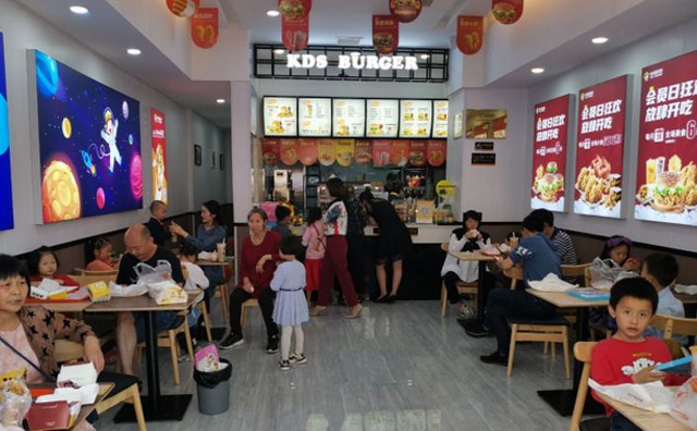 如果你有想開(kāi)漢堡店的朋友，請(qǐng)把快樂(lè)星漢堡介紹給他