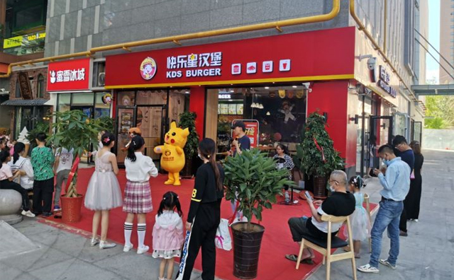 作為快樂星漢堡店的經(jīng)營管理者，平時(shí)應(yīng)該怎么做？