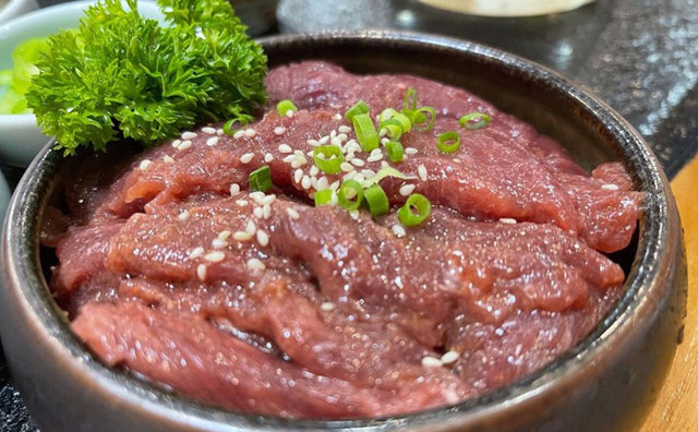 小豬查理川式烤肉，品質(zhì)有保障，價格更低廉