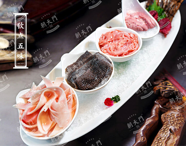 火鍋內(nèi)臟菜品，除了毛肚鴨腸，還有肥腸也經(jīng)典