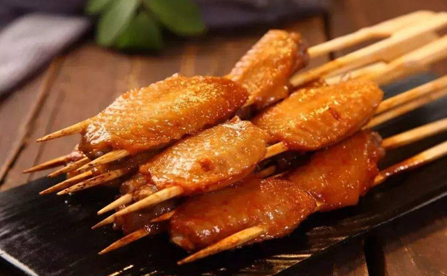 冬天燒烤店怎么做才能夠火起來，過來人為你指點(diǎn)迷津