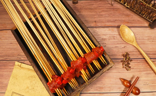 開串串香店如何降低風(fēng)險，把握這三點做紅火生意