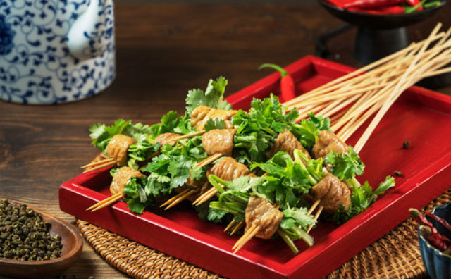 串串香店開在小區(qū)好做嗎，幾點(diǎn)注意事項(xiàng)你得了解