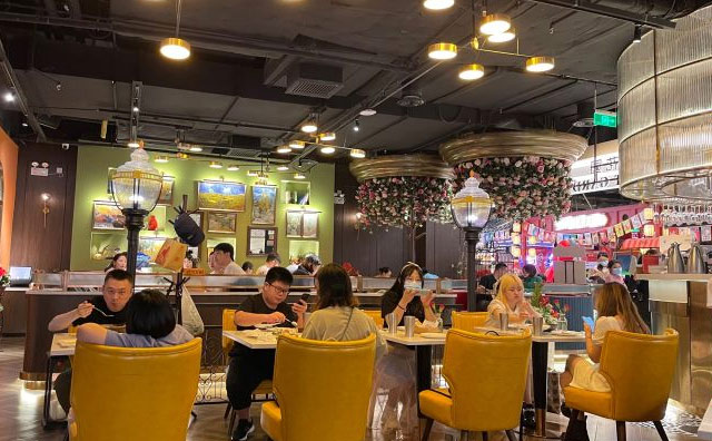 明星餐廳扎堆出事，干餐飲沒(méi)想象中那么簡(jiǎn)單