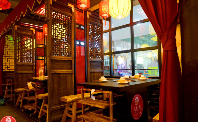 一家餐飲店如何合理地分配餐飲的股份？