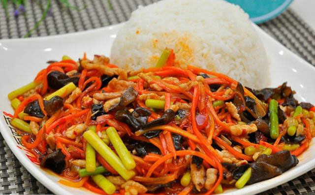 我想白手起家做餐飲，我應(yīng)該怎么辦