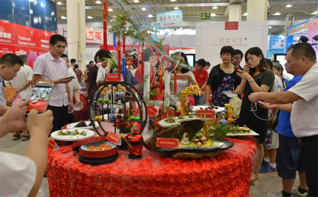 中國(guó)美食的風(fēng)向標(biāo)，餐飲業(yè)發(fā)展的領(lǐng)航者，中國(guó)美食節(jié)20年成就輝煌