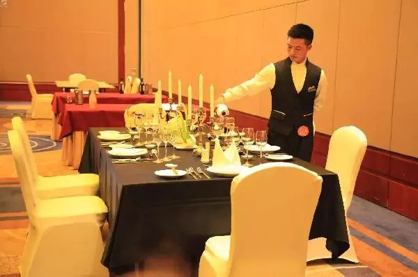 餐飲服務(wù)的16個(gè)怎么辦，服務(wù)員這樣應(yīng)變就對(duì)了
