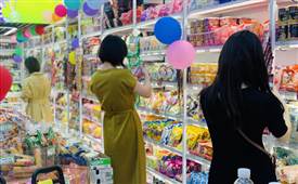 如何在市場發(fā)展競爭中不斷突破，怡佳仁零食店品牌線上線下協(xié)同進(jìn)步
