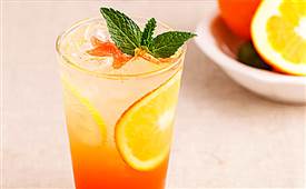 果汁飲品店加盟掙錢嗎？一杯西瓜汁利潤(rùn)多少？