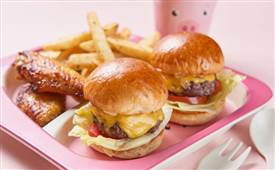 創(chuàng)業(yè)開一家漢堡店，選擇單打獨(dú)斗還是加盟